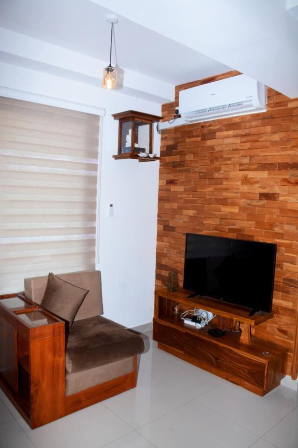 Lotus View Apartment Коломбо Экстерьер фото
